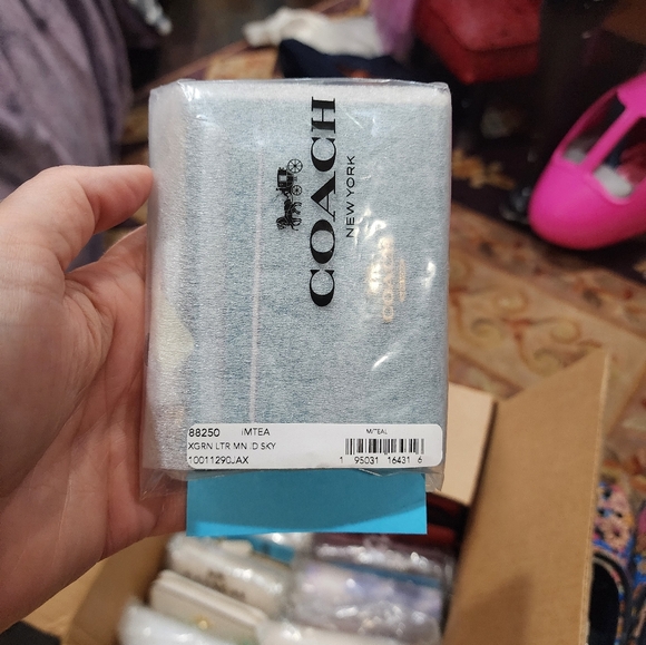 New Coach Mini Skinny ID Wallet, Card Case - Picture 4 of 4